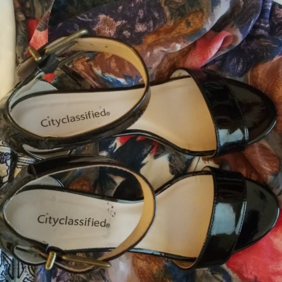 Heels - Picture 6 of 6